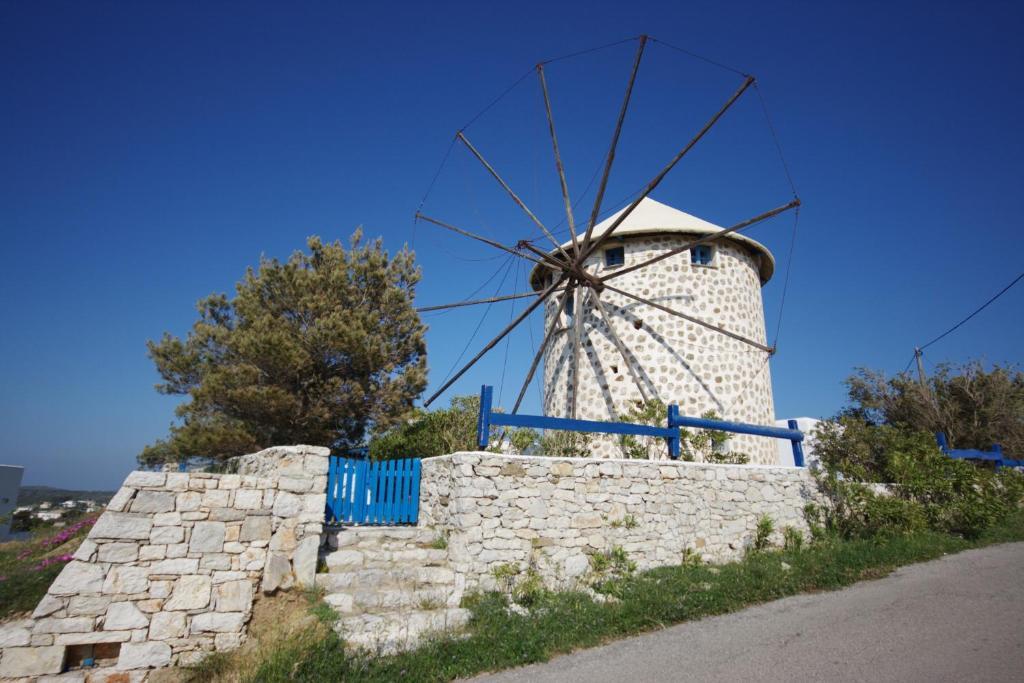 Windmill Studios Livadi  Buitenkant foto